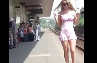 XXX Gián điệp dì tuyệt vời cúi xex nhat ban xuống, kiểu chó trong phòng tắm.