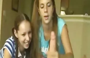 XXX Đẹp đồ biến bữa tối sex gái trẻ nhật vào một tình dục.