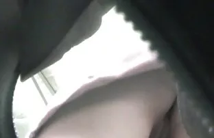 XXX Các nhân viên bán hàng ăn một châu Á sexc nhat ban trên bàn.