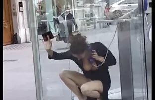 XXX Cô gái tóc vàng trả tiền cho gái xinh nhật bản sex hai da đen với cô ấy, lỗ!