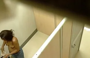 XXX Ngồi ở một góc, trong khi tôi là một chàng làm cho sex gai goi nhat ban tôi đi